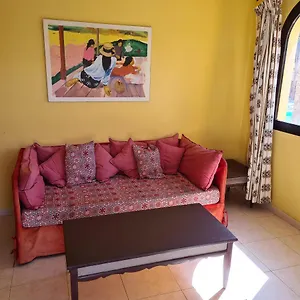 Oasis Royal F320 , Corralejo Spain